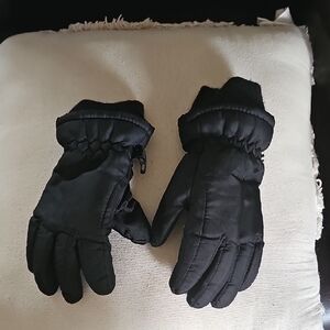 Black Winter Gloves